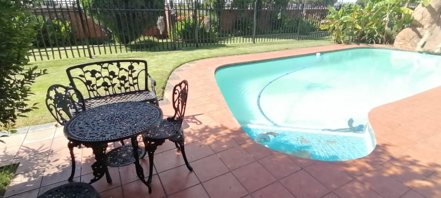 5 Bedroom Property for Sale in Stilfontein Ext 4 North West